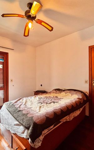 Casa de condomínio à venda com 650m², 4 quartos e 3 vagas Casa de condomínio à venda com 650m², 4 quartos e 3 vagasQuarto 2