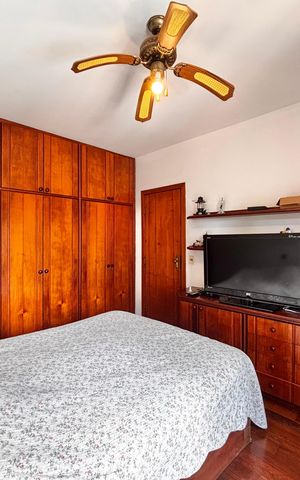 Casa de condomínio à venda com 650m², 4 quartos e 3 vagas Casa de condomínio à venda com 650m², 4 quartos e 3 vagasQuarto 1