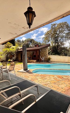 Casa de condomínio à venda com 650m², 4 quartos e 3 vagas Casa de condomínio à venda com 650m², 4 quartos e 3 vagasPiscina