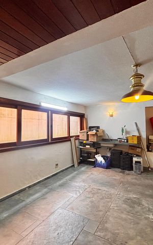 Casa de condomínio à venda com 650m², 4 quartos e 3 vagas Casa de condomínio à venda com 650m², 4 quartos e 3 vagasQuartinho