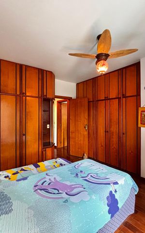 Casa de condomínio à venda com 650m², 4 quartos e 3 vagas Casa de condomínio à venda com 650m², 4 quartos e 3 vagasSuíte 2