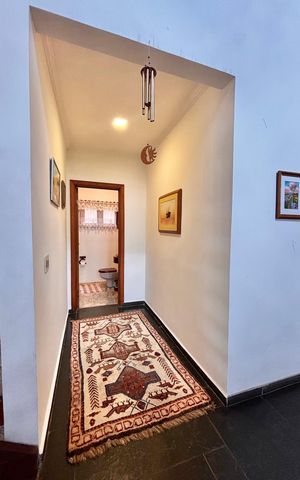 Casa de condomínio à venda com 650m², 4 quartos e 3 vagas Casa de condomínio à venda com 650m², 4 quartos e 3 vagasLavabo