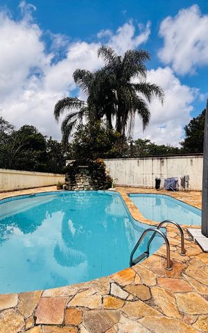 Casa de condomínio à venda com 650m², 4 quartos e 3 vagas Casa de condomínio à venda com 650m², 4 quartos e 3 vagasPiscina