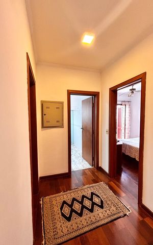 Casa de condomínio à venda com 650m², 4 quartos e 3 vagas Casa de condomínio à venda com 650m², 4 quartos e 3 vagasCorredor