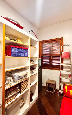 Casa de condomínio à venda com 650m², 4 quartos e 3 vagas Casa de condomínio à venda com 650m², 4 quartos e 3 vagasQuarto
