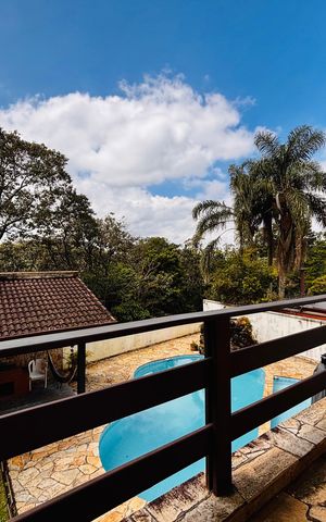 Casa de condomínio à venda com 650m², 4 quartos e 3 vagas Casa de condomínio à venda com 650m², 4 quartos e 3 vagasVaranda suíte 2