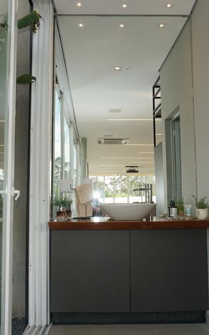 Casa de condomínio para alugar com 460m², 4 quartos e 4 vagasÁrea gourmet - Banheiro