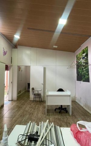 Casa para alugar com 241m², 4 quartos e sem vaga