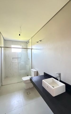 Casa de condomínio para alugar com 400m², 4 quartos e 4 vagas