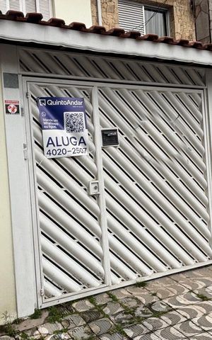 Casa para alugar com 100m², 2 quartos e 1 vagaFachada 