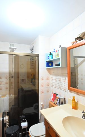 Apartamento à venda com 57m², 2 quartos e 1 vagaBanheiro Social