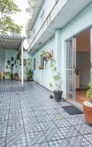 Casa para alugar com 70m², 2 quartos e 1 vagaQuintal