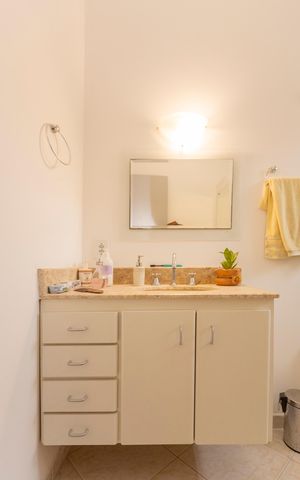 Casa para alugar com 70m², 2 quartos e 1 vagaBanheiro