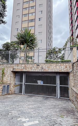 Apartamento para alugar com 75m², 2 quartos e 1 vagaFachada com Placa