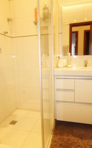 Apartamento à venda com 170m², 4 quartos e 2 vagasbanheiro 1