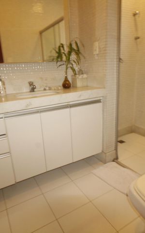 Apartamento à venda com 170m², 4 quartos e 2 vagasbanheiro 2