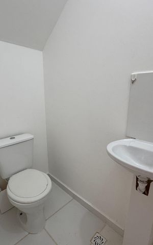 Casa de condomínio para alugar com 59m², 2 quartos e 1 vagaLavabo