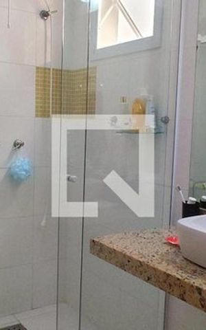 Casa à venda com 176m², 3 quartos e 4 vagas Casa à venda com 176m², 3 quartos e 4 vagasBanheiro 2