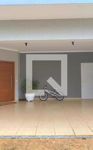 Casa à venda com 176m², 3 quartos e 4 vagas Casa à venda com 176m², 3 quartos e 4 vagasGaragem