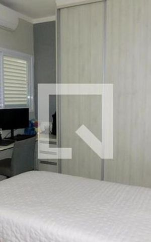 Casa à venda com 176m², 3 quartos e 4 vagas Casa à venda com 176m², 3 quartos e 4 vagasQuarto 3