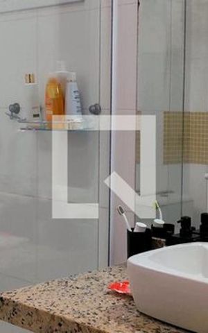 Casa à venda com 176m², 3 quartos e 4 vagas Casa à venda com 176m², 3 quartos e 4 vagasBanheiro 2