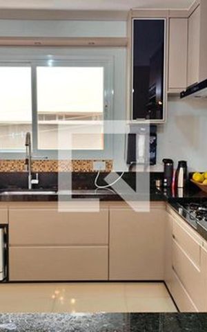 Casa à venda com 176m², 3 quartos e 4 vagas Casa à venda com 176m², 3 quartos e 4 vagasCozinha