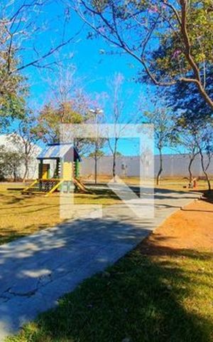Casa à venda com 176m², 3 quartos e 4 vagas Casa à venda com 176m², 3 quartos e 4 vagasÁrea externa