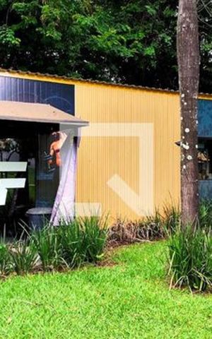 Casa à venda com 176m², 3 quartos e 4 vagas Casa à venda com 176m², 3 quartos e 4 vagasÁrea externa