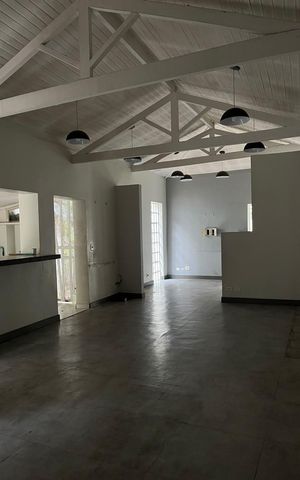 Casa para alugar com 150m², 1 quarto e 1 vaga Casa para alugar com 150m², 1 quarto e 1 vagaSala
