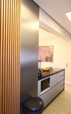Apartamento para alugar com 186m², 3 quartos e 3 vagasCozinha e Área de Serviço