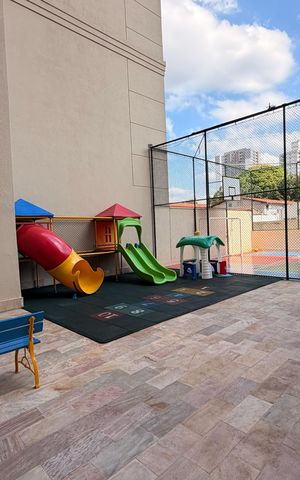 Apartamento para alugar com 115m², 3 quartos e 3 vagas Apartamento para alugar com 115m², 3 quartos e 3 vagasÁrea comum - Playground