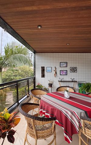 Apartamento à venda com 130m², 3 quartos e 2 vagasVaranda