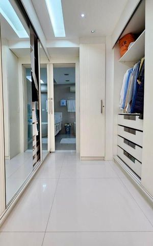 Apartamento à venda com 195m², 4 quartos e 3 vagasCloset