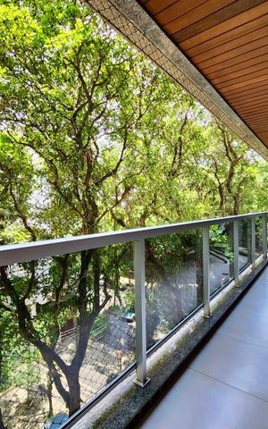 Apartamento à venda com 195m², 4 quartos e 3 vagasVaranda