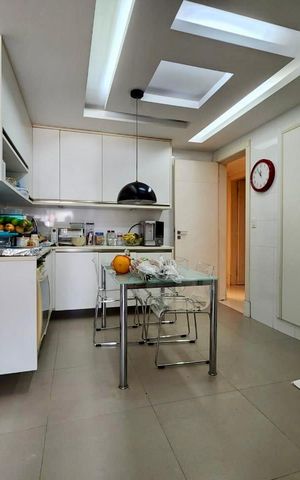 Apartamento à venda com 195m², 4 quartos e 3 vagasCozinha
