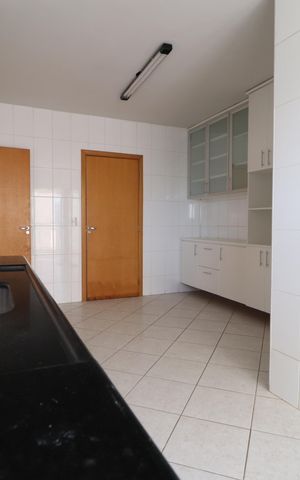 Apartamento para alugar com 130m², 3 quartos e 2 vagasCozinha