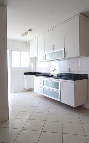 Apartamento para alugar com 130m², 3 quartos e 2 vagasCozinha