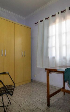 Casa à venda com 150m², 3 quartos e 2 vagas Casa à venda com 150m², 3 quartos e 2 vagasQuarto 1