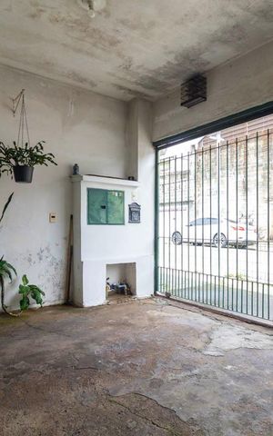 Casa à venda com 150m², 3 quartos e 2 vagas Casa à venda com 150m², 3 quartos e 2 vagasGaragem