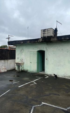Casa à venda com 300m², 3 quartos e 3 vagas Casa à venda com 300m², 3 quartos e 3 vagasVaranda