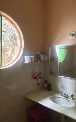 Casa à venda com 300m², 3 quartos e 3 vagas Casa à venda com 300m², 3 quartos e 3 vagasBanheiro 2