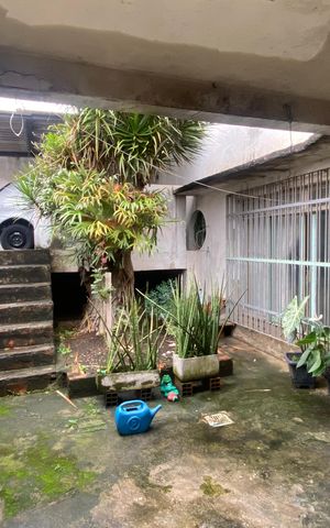 Casa à venda com 300m², 3 quartos e 3 vagas Casa à venda com 300m², 3 quartos e 3 vagasÁrea externa - Garagem