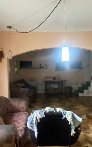 Casa à venda com 300m², 3 quartos e 3 vagas Casa à venda com 300m², 3 quartos e 3 vagasSala