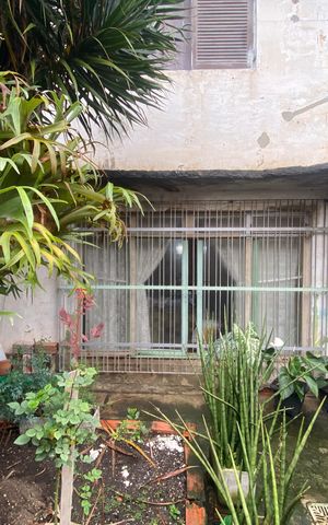 Casa à venda com 300m², 3 quartos e 3 vagas Casa à venda com 300m², 3 quartos e 3 vagasÁrea externa - Garagem
