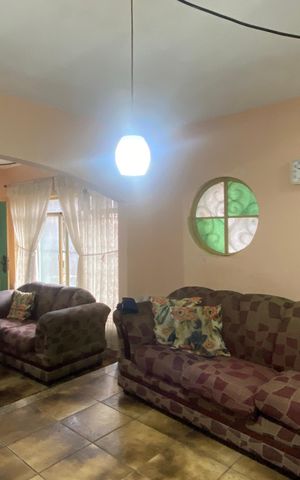 Casa à venda com 300m², 3 quartos e 3 vagas Casa à venda com 300m², 3 quartos e 3 vagasSala