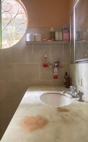 Casa à venda com 300m², 3 quartos e 3 vagas Casa à venda com 300m², 3 quartos e 3 vagasBanheiro 1