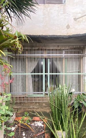 Casa à venda com 300m², 3 quartos e 3 vagas Casa à venda com 300m², 3 quartos e 3 vagasÁrea externa - Garagem