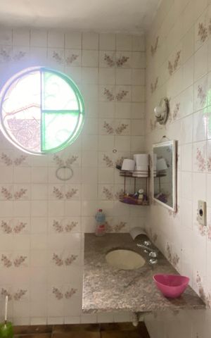 Casa à venda com 300m², 3 quartos e 3 vagas Casa à venda com 300m², 3 quartos e 3 vagasBanheiro 1