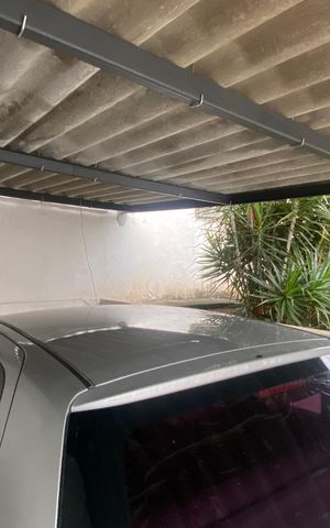 Casa à venda com 300m², 3 quartos e 3 vagas Casa à venda com 300m², 3 quartos e 3 vagasGaragem