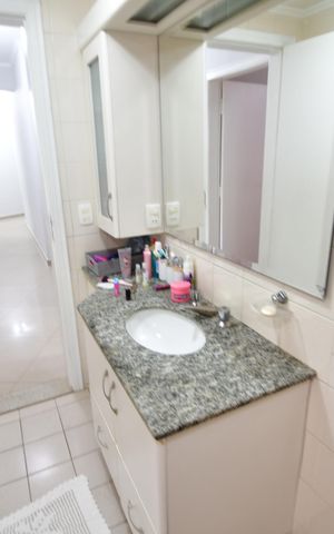 Apartamento à venda com 170m², 4 quartos e 2 vagasBanheiro 